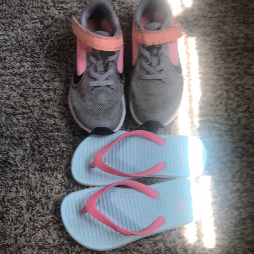 Nike shoes & flip flops